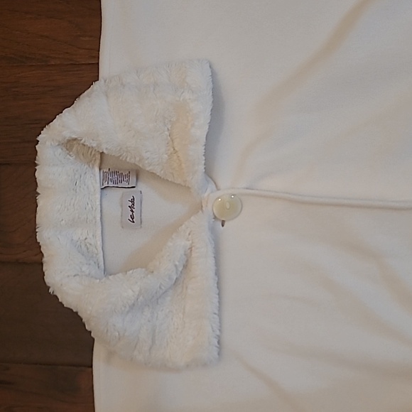 Le Moda women's cream colored, oversized poncho/cape, One Size - Picture 2 of 6